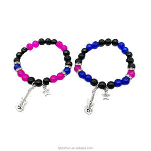 Pulsera a juego con <span class=keywords><strong>letras</strong></span> transfronterizas europeas, pulsera de pareja para hombres y mujeres con succión magnética de amor - Product Image 3