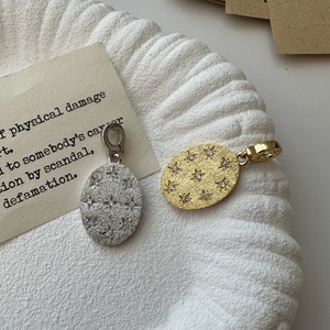 Pendentif ovale brossé en argent pur S925, style vintage, design de niche luxueux, bijoux étoile hexagonale faits à la main - Product Image 1