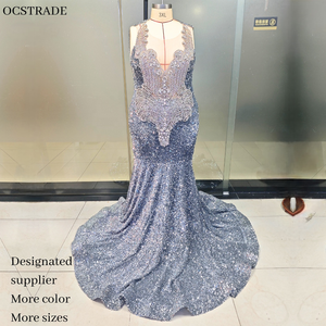 فستان سهرة فضي مخصص من أوكستريد مرصع بالأحجار الكريمة، فستان حفلات مطرز يدويًا بالكريستال للنساء ذوات المقاسات الكبيرة - Product Image 1