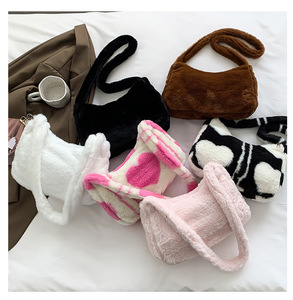 Nouveauté Hiver : Sac à main en peluche pour femme, sacs oreillers tendance, sacs bandoulière pour femme - Product Image 1