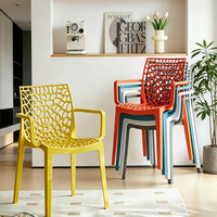 Chaise d'extérieur ajourée pour adulte, avec dossier, moderne et minimaliste, empilable, en plastique épaissi, pour la maison et les loisirs, Chine
