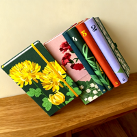 Carnet A5 à couverture rigide avec motif en relief des 12 fleurs de naissance, journal personnalisé pour cadeau d'anniversaire