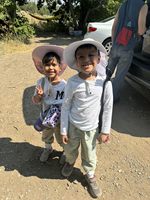 Sombrero de Sol Ajustable para Niños, Sombrero de Playa para Bebés con Ala Ancha y Diseño de Cubo, UPF 50+, para Niños y Niñas de 1 a 7 Años