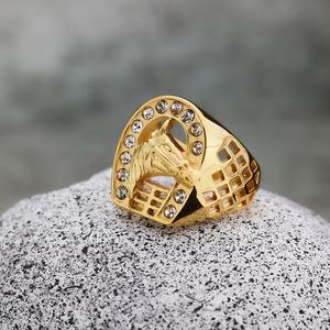 Anillo de Hip Hop con Cabeza de Caballo Redonda Geométrica Dorada, con Engaste de Pavé de Diamantes y Diseño de Animal Hueco Fundido, para Joyería de Fiesta - Product Image 3
