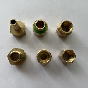 Fournisseur de pulvérisateurs électriques à double pompe avec divers adaptateurs, y compris des connecteurs en cuivre M14*1.5 à M18*1.5 - Product Image 5