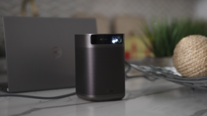 โปรเจคเตอร์พกพา XGIMI MOGO 2 Pro ความละเอียด 1080P ความสว่าง 400 ลูเมนส์ โรงภาพยนตร์พกพา โปรเจคเตอร์สำหรับใช้ในบ้าน ระบบ ISA 2.0 ระบบปฏิบัติการ Android TV 11.0 - Product Image 4