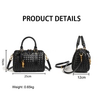 Nouveau Sac Boston Tendance 2026 en Gros, Sac à Main Femme en Cuir Tressé Fait Main, Sac à Bandoulière Designer en PU Couleur Unie pour Femme