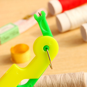 Kit de costura Guo Lin, juego de 10 piezas, mini herramientas portátiles con hilo, aguja, cinta métrica y tijeras para costura a mano y a máquina. - Product Image 4