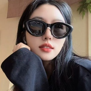 Gafas de sol tipo ojo de gato para mujer, montura completa UV400, estilo retro, protección solar, diseño ligero y moderno para adultos - Product Image 4
