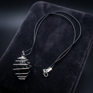Pendentifs de guérison en onyx noir naturel, ovales, 25-50 mm, 10-30 g, enroulés de fil, faits à la main pour la fabrication de colliers - Product Image 3