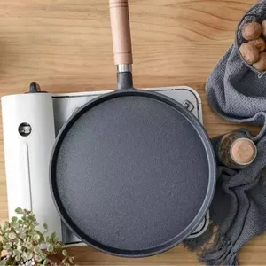 Poêle à frire <span class=keywords><strong>en</strong></span> métal de 26 cm, intérieur non revêtu, fond <span class=keywords><strong>en</strong></span> <span class=keywords><strong>fonte</strong></span>, pour œufs, crêpes, steaks, compatible gaz et <span class=keywords><strong>induction</strong></span> - Product Image 5