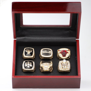 Colección de anillos de campeones de baloncesto de los Chicago Bulls (<span class=keywords><strong>6</strong></span> anillos/caja de exhibición de vidrio) - Product Image 5