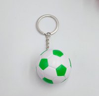 Vente en gros de porte-clés sportifs en PVC 3D miniatures, design de football, légers, cadeau pour les fans de football