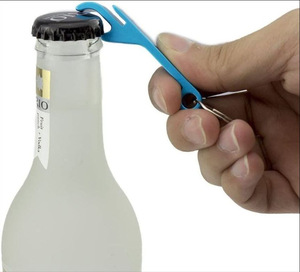 Ouvre-bouteille de pistolet de chasse en alliage de Zinc, outil 3 en 1 porte-clé, pince à <span class=keywords><strong>Bong</strong></span> de bière, ouvre-boîte - Product Image 3