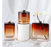 Diffuseur de parfum pour la maison bouteille en verre bouteille de diffuseur de roseau de luxe bouteille de diffuseur de roseau unique 2024 nouveau design