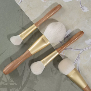 4pcs Goat Synthetic Hair Makeup Brush Set Sandalwood Handle Travel Fan Powder <b>Blush</b> Contour Highlight Face Cosmetic Brushes Kit - Product Image 2