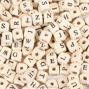 100 pièces 10mm lettre naturelle Alphabet Hemu carré <span class=keywords><strong>en</strong></span> <span class=keywords><strong>bois</strong></span> <span class=keywords><strong>perles</strong></span> <span class=keywords><strong>en</strong></span> vrac pour la fabrication de bijoux résultats bricolage chapelet Bracelet accessoires - Product Image 1