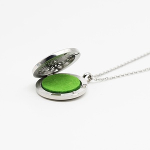 Collar con Colgante Difusor de Aroma de Aceites Esenciales de Acero Inoxidable - Product Image 6