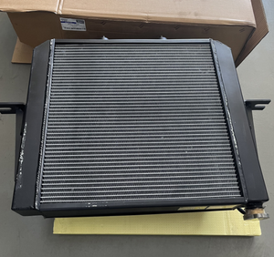 Doosan <span class=keywords><strong>Bobcat</strong></span> Forklift listrik, bagian listrik baru 440211-01330 Radiator Assy untuk bagian Forklift - Product Image 4