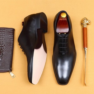Zapato de cuero Oxford de una sola pieza, hecho a mano, estilo británico, formal de negocios, con punta en pico, para boda. - Product Image 1