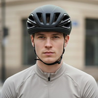 Casque de Vélo Électrique Adulte Haute Qualité avec Excellente Ventilation et Feu Arrière Magnétique Détachable