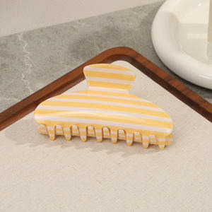 Pince à cheveux en plastique acrylique à rayures de couleur bonbon, style classique, grande taille, personnalisable, pour filles, design simple et élégant - Product Image 5