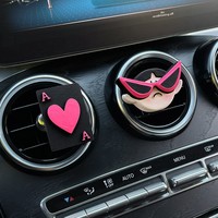 Diffuseur de parfum pour voiture en forme de cœur rose Ace Spades, clip de ventilation, logo personnalisé, diffuseur de parfum mignon pour fille, dessin animé, pour automobile