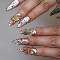 Faux ongles à presser en acrylique, motif forêt, dégradé vert nude, fleurs 3D peintes à la main, papillon doré, forme amande, vente en gros pour les fêtes
