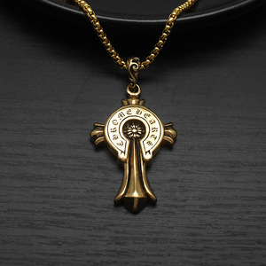 Punk <span class=keywords><strong>Rock</strong></span> protestant jésus religieux croix étanche Pvd acier inoxydable mode bijoux pendentifs colliers pour hommes en gros - Product Image 3