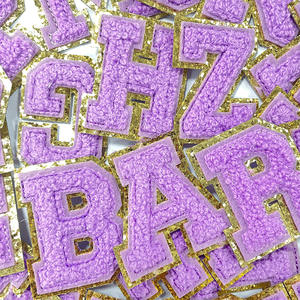 Parche de Chenilla Personalizado Termoadhesivo con Letras Coloridas 3D de Tamaño Pequeño para Sombreros/Ropa, Diseño de Accesorios de Vestir - Product Image 1
