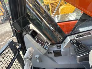Excavadora Coreana Usada de 30 Toneladas, Doosan DX300LC-9C, con Pocas Horas de Uso, en Venta - Product Image 3