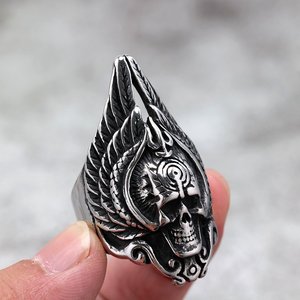แหวนผู้ชายสแตนเลสสตีล ดีไซน์ปีกหัวกะโหลก แฟชั่นฮิปฮอป ของขวัญเครื่องประดับ - Product Image 4