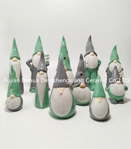 Juego de Vajilla Navideña de Cerámica con Diseño de Duende de Jardín con Sombrero Alto, Color y Tamaño Personalizables - Product Image 6