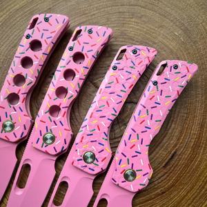 Les mercredis Rose Donut Donut <span class=keywords><strong>Série</strong></span> Camping Couteau Poignées Ceinture Clip Types Bouton Seulement Poignée Sans Lames par Traitement CNC - Product Image 3