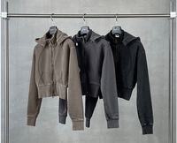 Veste de course minimaliste à fermeture éclair intégrale |   Sweat à capuche unisexe en coton 100% lourd, écologique, avec impression DTG personnalisée et badge en relief