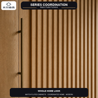 OEM ODM Lames verticales en bois massif insonorisantes, espacement personnalisé, option pleine hauteur pour villa moderne, chambre, hôtel, appartement