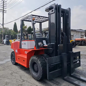 Montacargas Usado de Alta Calidad en Stock en Shanghái, con Posición Triple de Contenedor, TCM HELI Komatsu K70 3/5/7/10 toneladas - Product Image 1