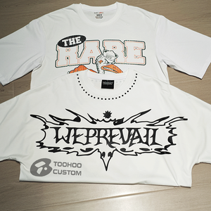 Conjunto de camiseta y pantalones cortos de jersey unisex para hombre, con efecto desgastado, pedrería y estampado gráfico digital termofijado, de corte holgado y estilo casual. - Product Image 3
