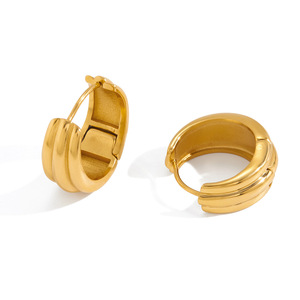 Pendientes Huggie de Acero Inoxidable 18K con Diseño Geométrico Circular para Uso Diario - Product Image 5
