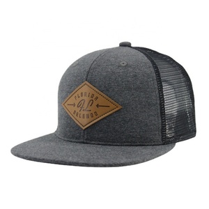 Gorra Trucker Estilo Richardson 112 Personalizada con Diseño de Parche de Cuero, Gorra de Béisbol Trucker de Malla Gris Jaspeado - Product Image 4