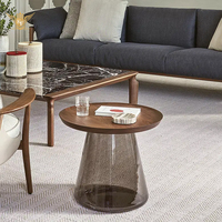 Table basse en verre coloré avec plateau en bois, style contemporain pour la maison, l'hôtel, sur mesure