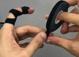 Stark klebendes atmungsaktives latex freies Baumwoll-Zinkoxid-Klebeband <span class=keywords><strong>Finger</strong></span> band 5m zum Klettern Judo Boxing Strapping Sports Protective - Product Image 3