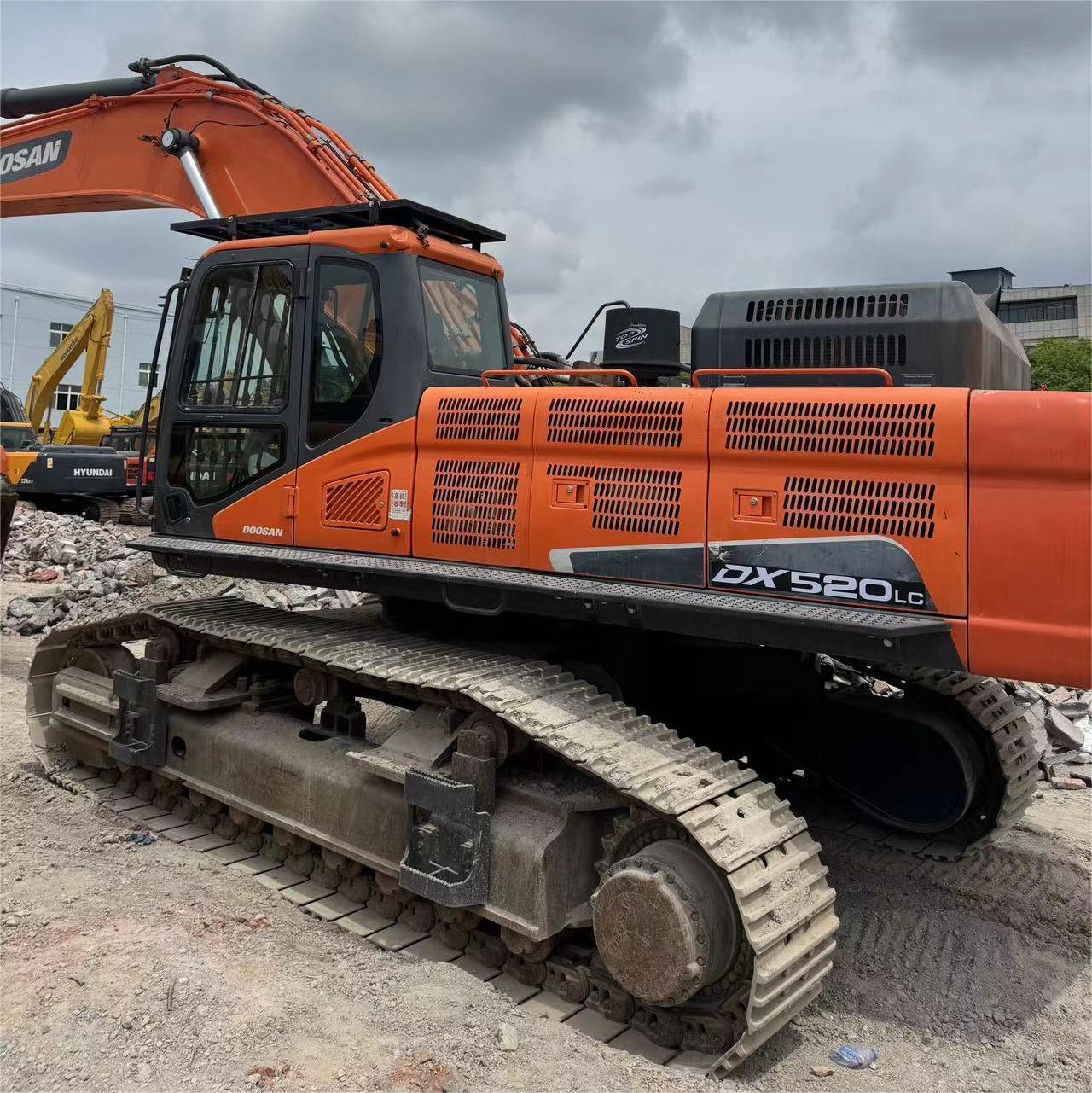 DOOSAN DX520 52 тонн 80% новый оригинальный с EPA CE сельскохозяйственный б/у экскаватор doosan dx520 Подержанный doosan 520