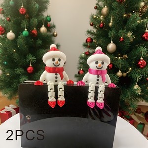 Ornement cinétique de Noël Bonhomme de neige assis avec écharpe rouge et bonnet de Père Noël, décoration de bureau ou d'arbre - Product Image 5