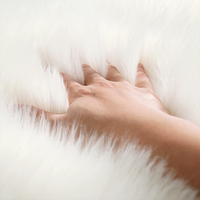 Tapis en fausse fourrure douce en gros pour chambre et salon, tapis moelleux de luxe en forme de cœur, tapis pelucheux pour filles