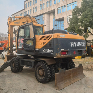 Excavadora Hyundai HX220HD 210W-7/9 Usada de Alta Eficiencia con Motor y Bomba, 22 Toneladas, Modelo 2022, Lista para Trabajar - Product Image 1