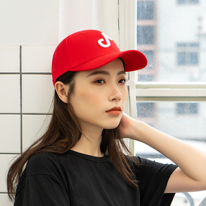 Gorra de Béisbol Roja con Nota Musical Bordada, Unisex, Gorra de Verano para el Sol, Tela de Jersey de Algodón Puro, Protección Solar para Exteriores - Product Image 1