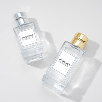 Flacons de parfum en verre personnalisés de luxe 30ml 50ml 100ml avec vaporisateur fin pour le marché des Émirats arabes unis et du Moyen-Orient, faible MOQ
