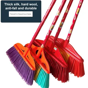 Personalizado diferentes tamaños colores recubierto de PVC mango de madera ligero recargable para limpiar el piso palos de escoba cabezas de escoba