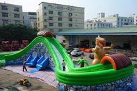 Parc aquatique gonflable pour enfants avec toboggans, zone de jeux aquatiques, parc aquatique flottant pour complexe hôtelier